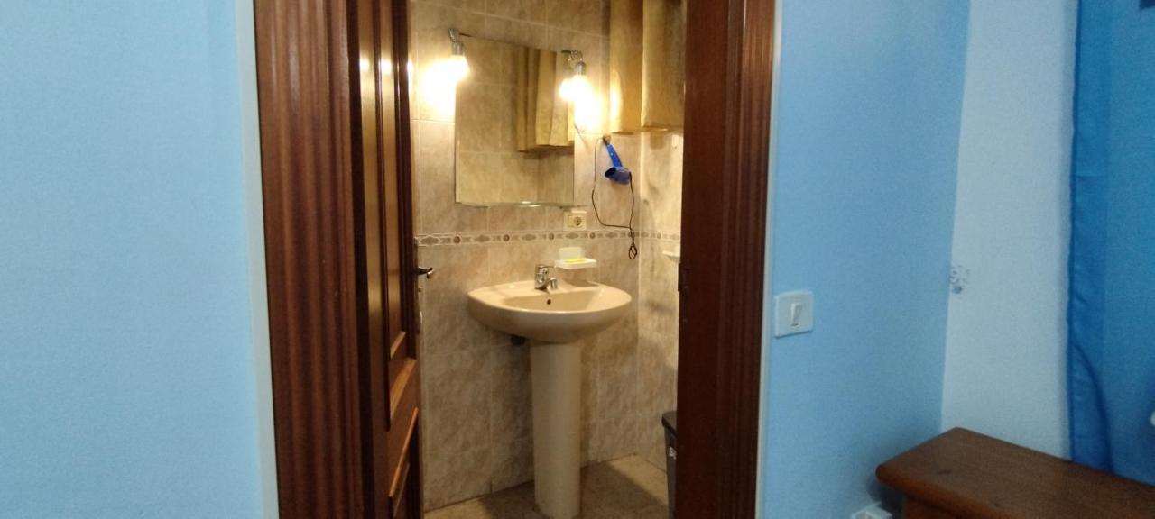 Los Cristianos Centro, Room With A Private Bathroom In Shared Apartment 阿罗纳 外观 照片